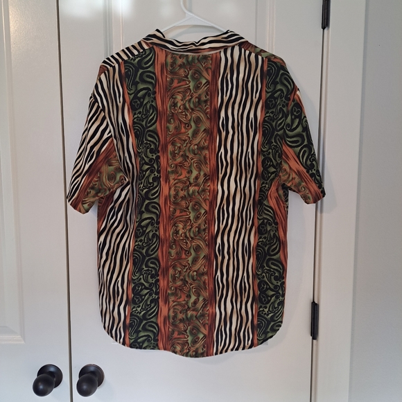 Funky shirt - Picture 2 of 4